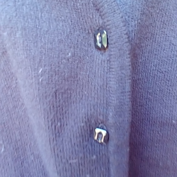 i.e. sweater - Picture 8 of 8